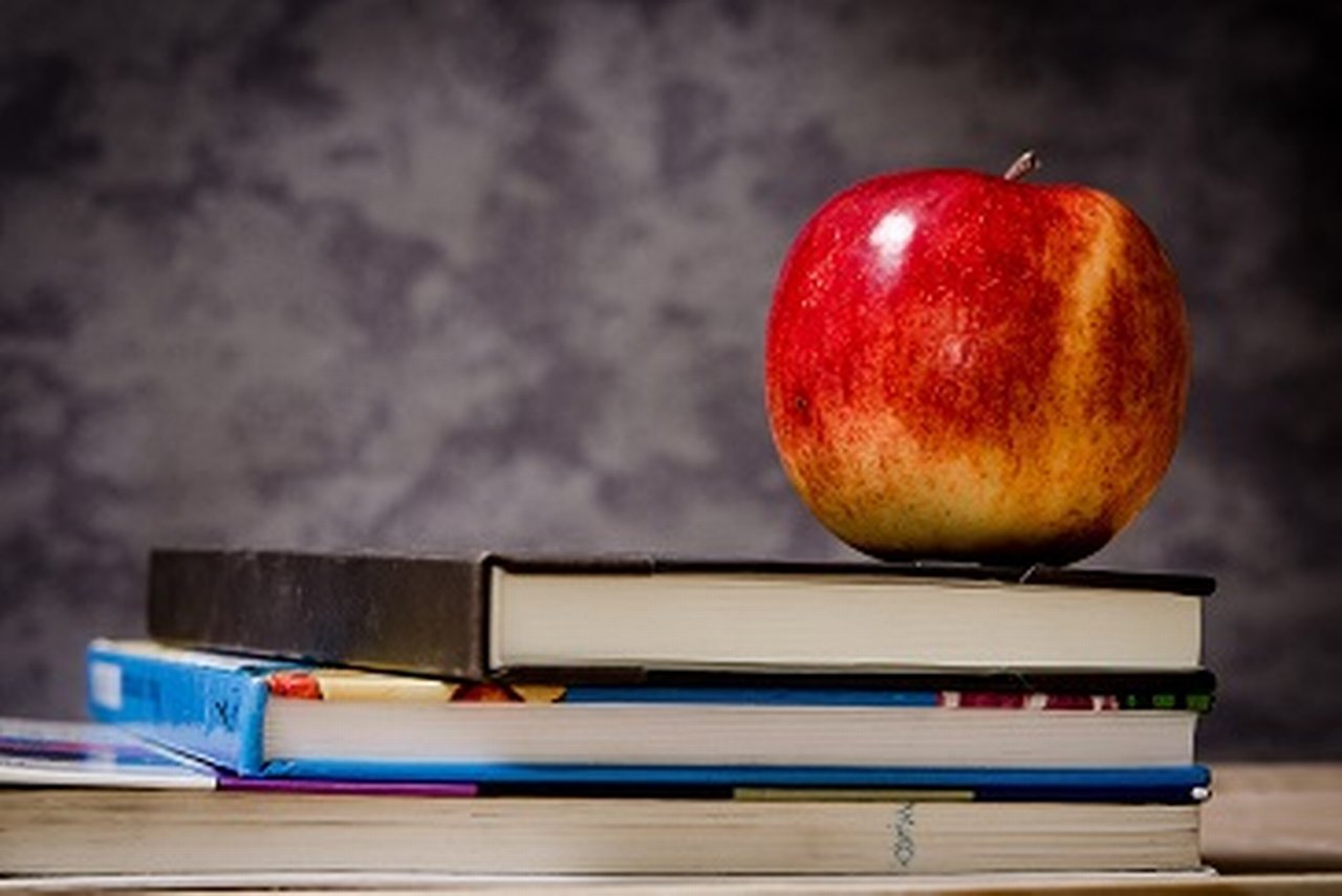 Apple blur book stack 364px
